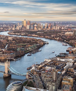 London_skyline_iStock-950698086_323-390