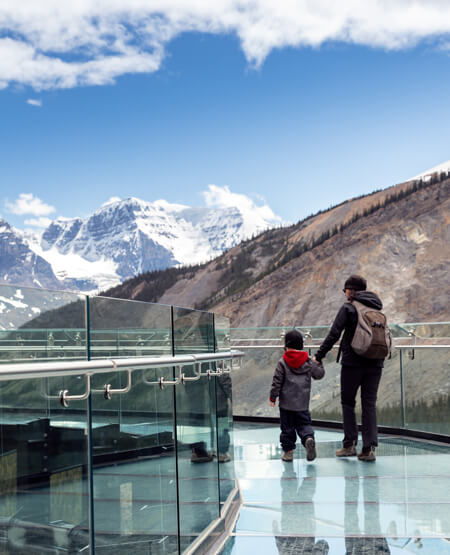Beskrivende titel - Vises på hover Familie på Icefield adventure på Athabasca-gletsjeren